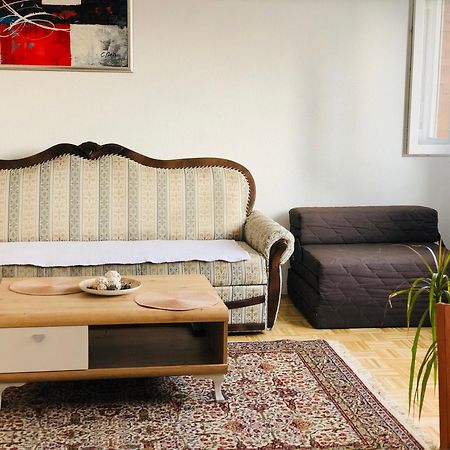 Apartment Etna! Near To Airport Sarajevo Ngoại thất bức ảnh