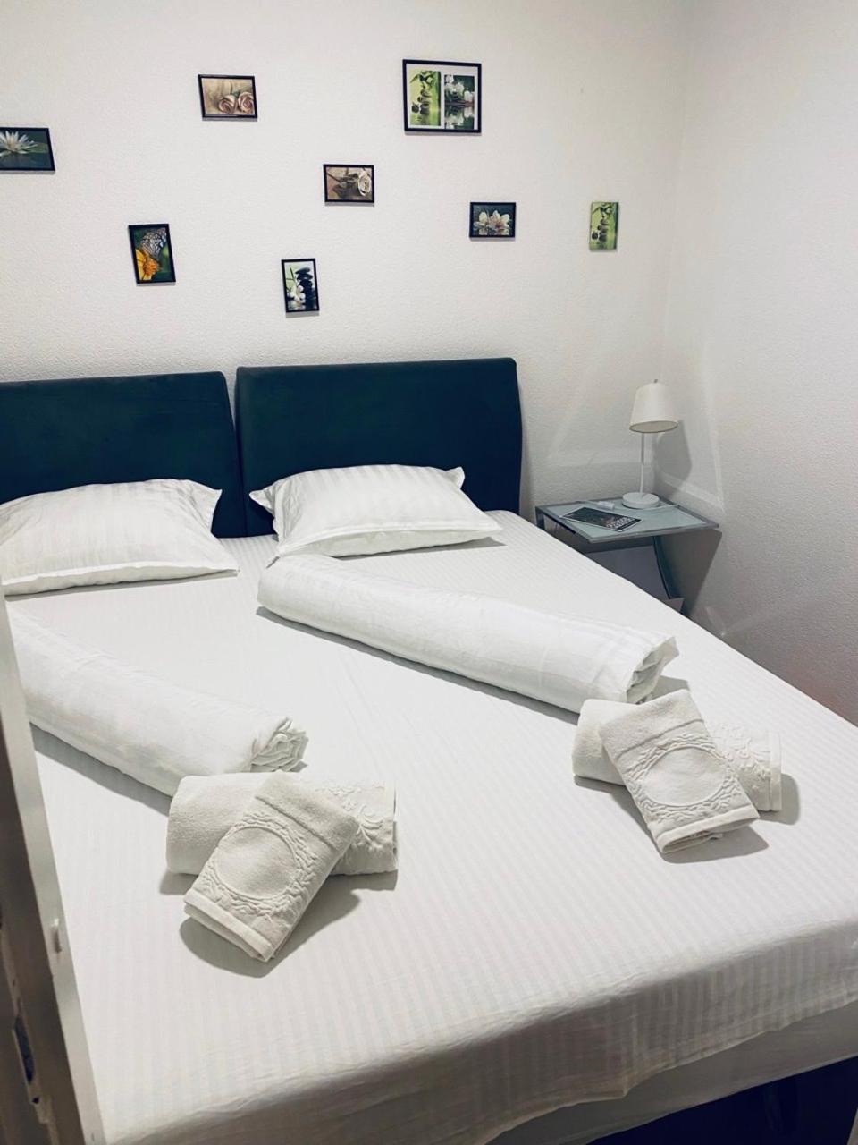 Apartment Etna! Near To Airport Sarajevo Ngoại thất bức ảnh